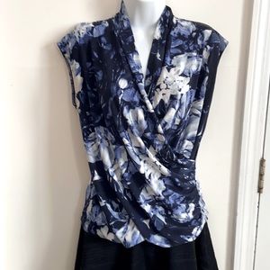 Flattering crossed top